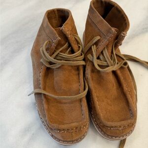 Kids Tan suede boots